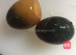 Illustration of how to make Su-style shallots and preserved eggs mixed with tofu 4