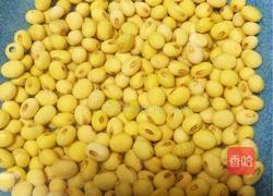 苦瓜排骨黄豆汤的做法图解1