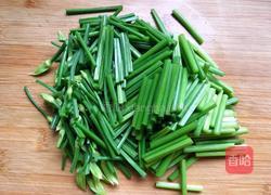 韭菜苔炒肉丝的做法图解4