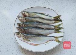 煎青凌子鱼的做法图解2
