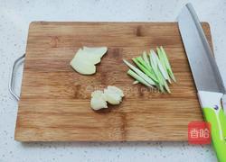 煎青凌子鱼的做法图解3