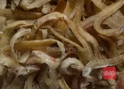 辣炒银鱼的做法图解1