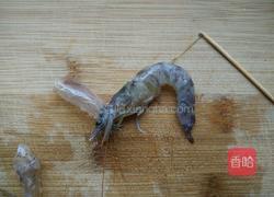 粉丝金针菇蒸基围虾的做法图解1