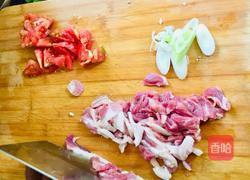 豆角炒肉的做法图解1