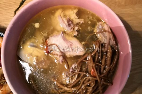 当归老母鸡汤