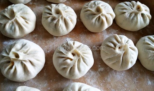 包子包好了。