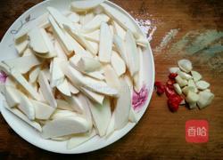 茭白炒肉片的做法图解3