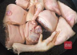 电饭煲卤味猪蹄的做法图解1