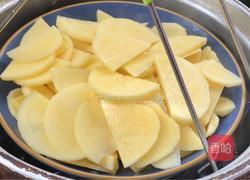 土豆肉窝窝的做法图解3
