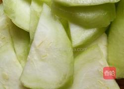 毛豆丝瓜烧豆腐的做法图解1