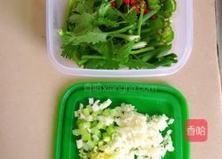 花甲粉丝煲的做法图解1