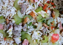 香爆炒泡面的做法图解5