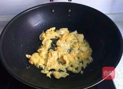 韭苔炒鸡蛋的做法图解4