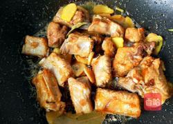 玉米烧排骨的做法图解8