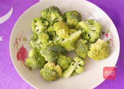 清蒸西兰花鱼块的做法图解2