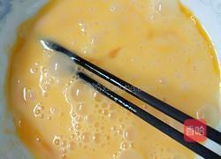 西红柿炒鸡蛋的做法图解1