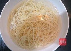 奶香胡萝卜洋葱意面的做法图解5