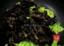 圆白菜炒木耳的做法图解13