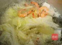 Illustration of how to make cabbage and shrimp soup 9