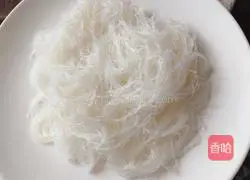 Illustration of how to make open-back shrimp with minced garlic 2