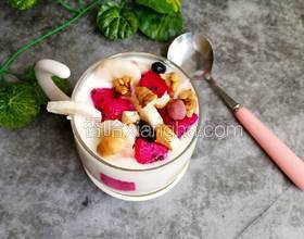 水果堅果酸奶杯