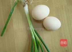 葱香鸡蛋卷的做法图解1