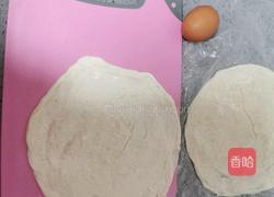 手抓餅烤香腸的做法圖解1