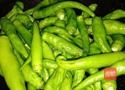 凉拌青椒的做法图解1