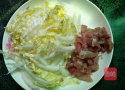 白菜炒芝士拉面的做法图解2