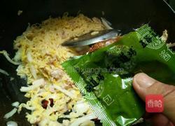 白菜炒芝士拉面的做法图解12