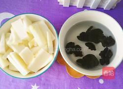 山药木耳汤的做法图解2