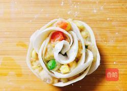 虾滑玫瑰花煎饺的做法图解6