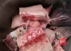 鱼骨番茄汤的做法图解3