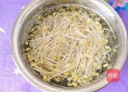 豆芽炒西兰花的做法图解3
