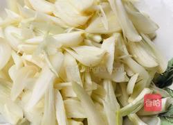 藠头炒酸菜的做法图解3
