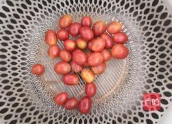 养乐多圣女果汁的做法图解3