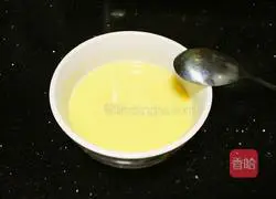 Illustration of making sea cucumber egg custard 4