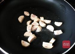 宝宝鱼肠蝴蝶面的做法图解7