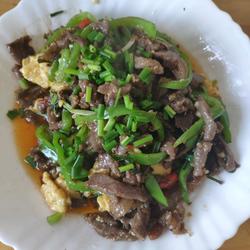 青椒鸡蛋嫩牛肉丝的做法[图]