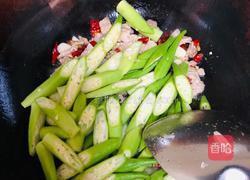 秋葵炒肉丝的做法图解5