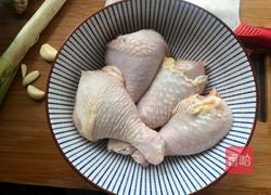 电饭煲鸡腿的做法图解1
