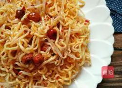 Illustration of how to make noodles with bean sprouts in chili sauce 14