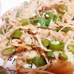 金针菇炒辣椒肉片的做法[图]