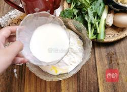 猪肉香菜水饺的做法图解2