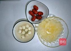 红枣银耳莲子羹的做法图解2