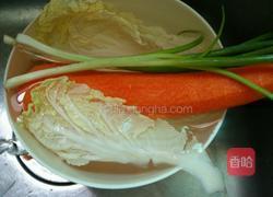 胡萝卜白菜蛋炒饭的做法图解2