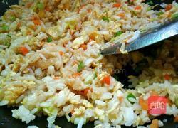胡萝卜白菜蛋炒饭的做法图解11