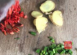 清蒸黄鱼的做法图解1