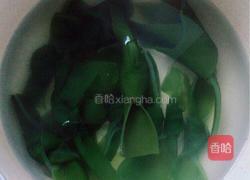 海带排骨汤的做法图解2