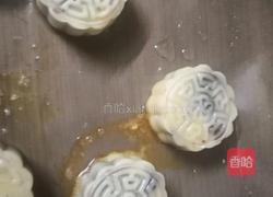 广式月饼(蛋黄豆沙馅)的做法图解12